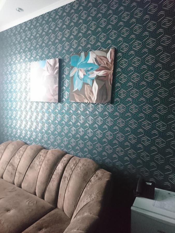 Mishel Plus Hotell Kharkiv Eksteriør bilde