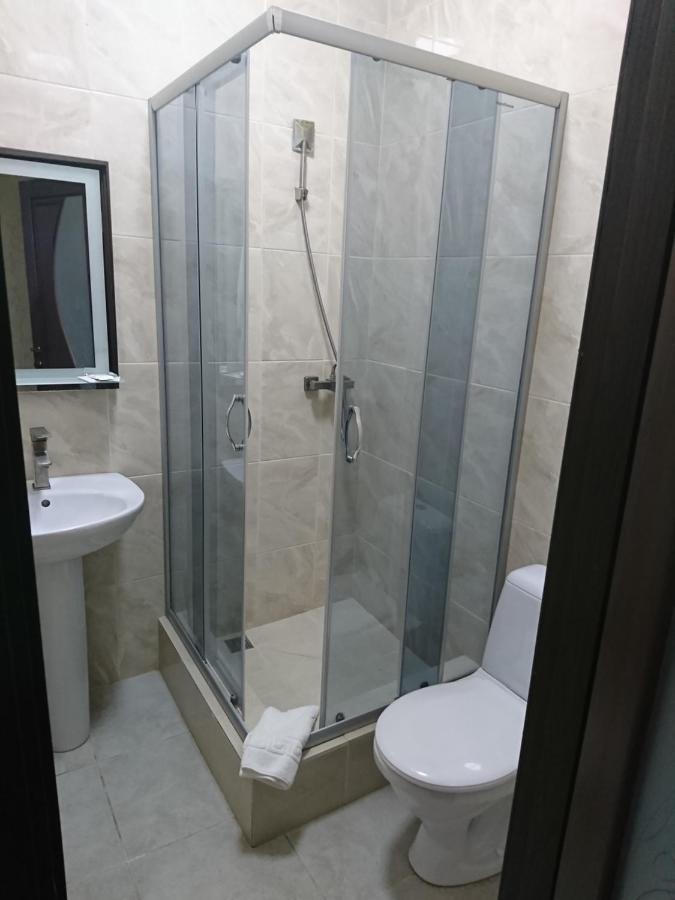 Mishel Plus Hotell Kharkiv Eksteriør bilde