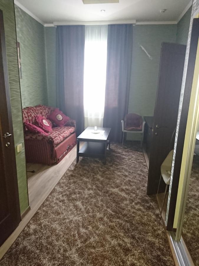 Mishel Plus Hotell Kharkiv Eksteriør bilde