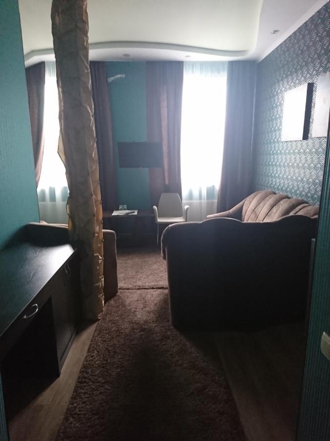 Mishel Plus Hotell Kharkiv Eksteriør bilde