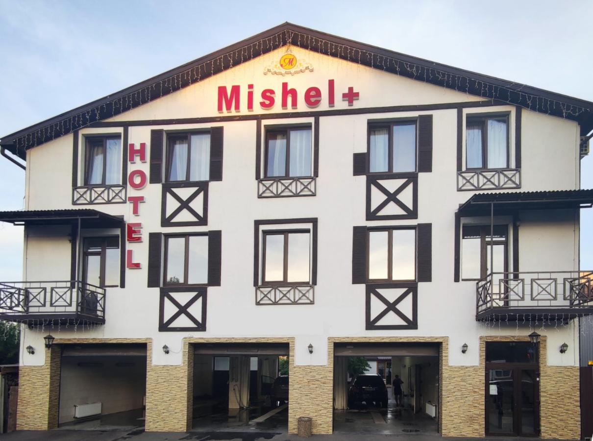 Mishel Plus Hotell Kharkiv Eksteriør bilde